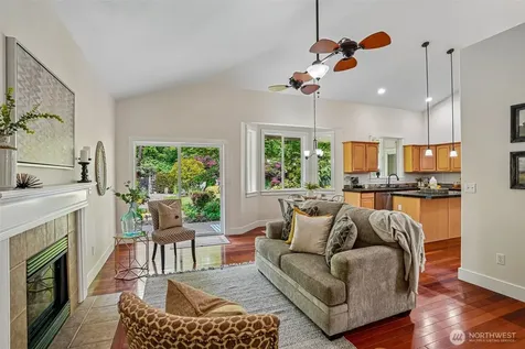 1043 Potlatch Drive Fox Island WA 98333
