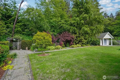 1043 Potlatch Drive Fox Island WA 98333