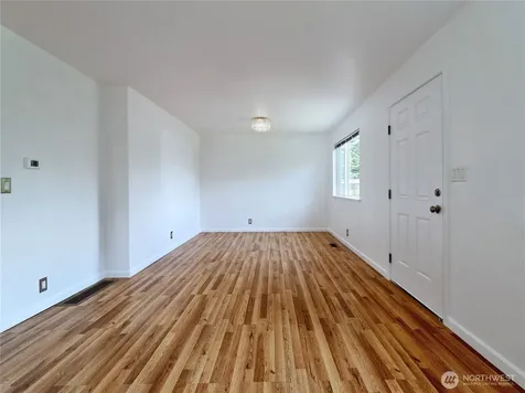 423 Lind Avenue SW Renton WA 98057