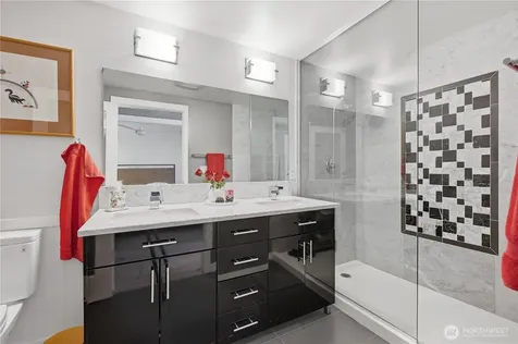 76 Cedar Street Seattle WA 98121