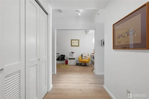 76 Cedar Street Seattle WA 98121