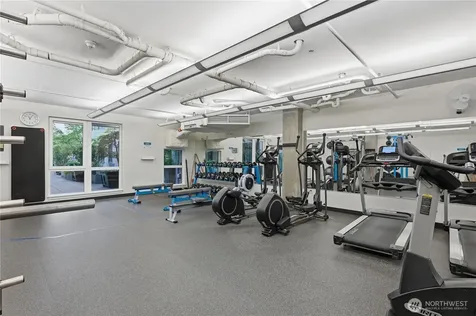 76 Cedar Street Seattle WA 98121