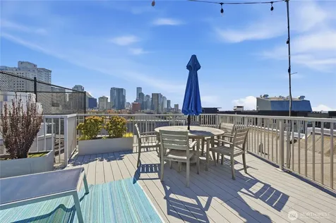 76 Cedar Street Seattle WA 98121