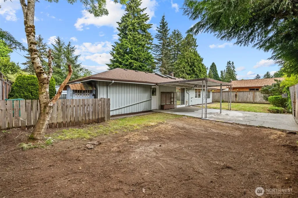2157 N 122nd Street Seattle WA 98133