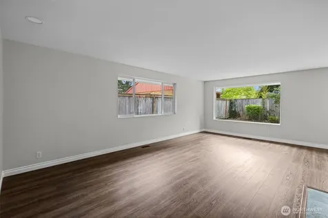 2157 N 122nd Street Seattle WA 98133