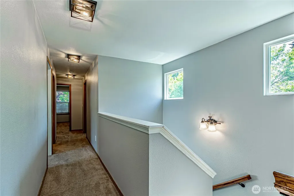 2706 9th Street SE Puyallup WA 98374