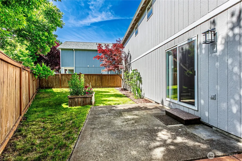 2706 9th Street SE Puyallup WA 98374
