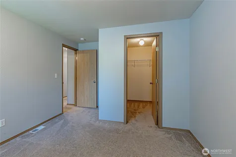 2706 9th Street SE Puyallup WA 98374