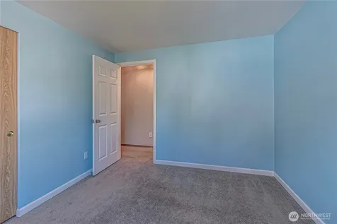 2706 9th Street SE Puyallup WA 98374