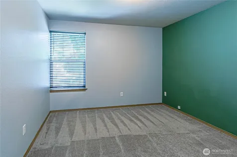 2706 9th Street SE Puyallup WA 98374