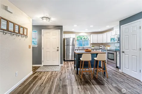 2706 9th Street SE Puyallup WA 98374