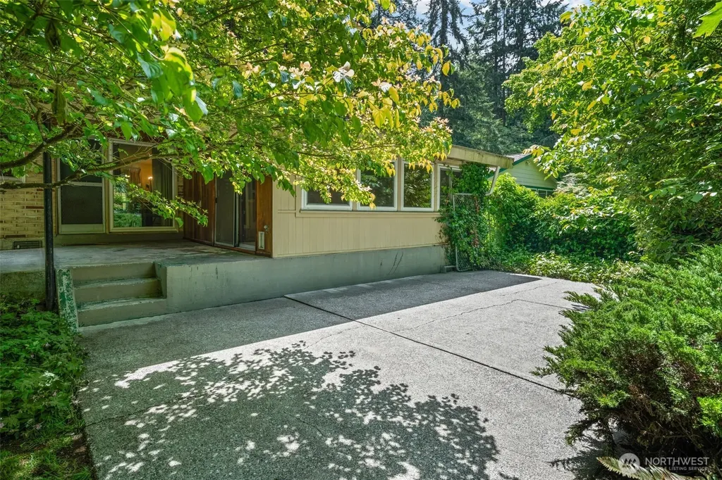 4045 149th Avenue SE Bellevue WA 98006