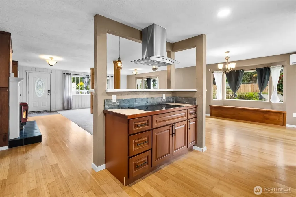 884 Fairmount Avenue Shelton WA 98584