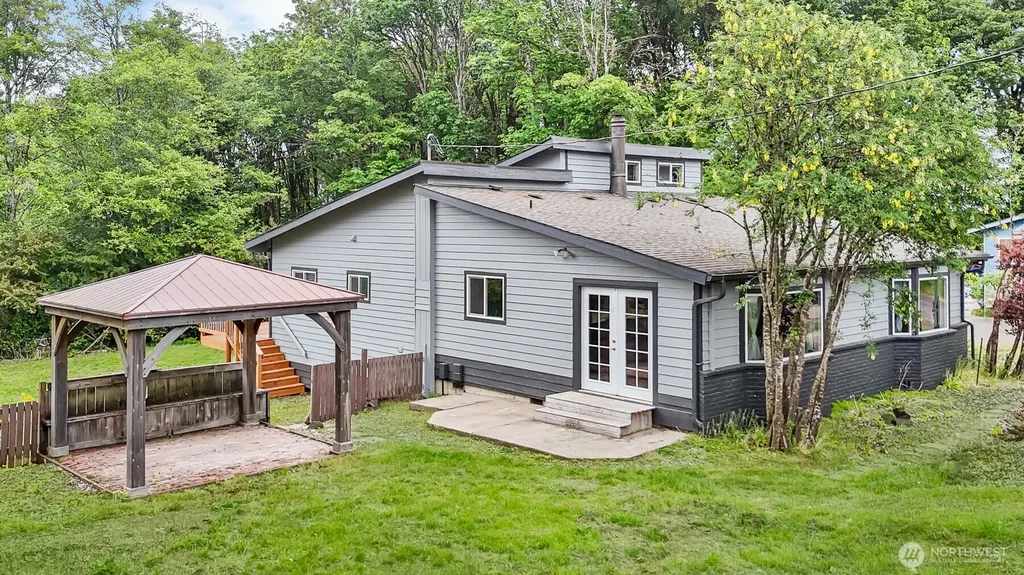 884 Fairmount Avenue Shelton WA 98584