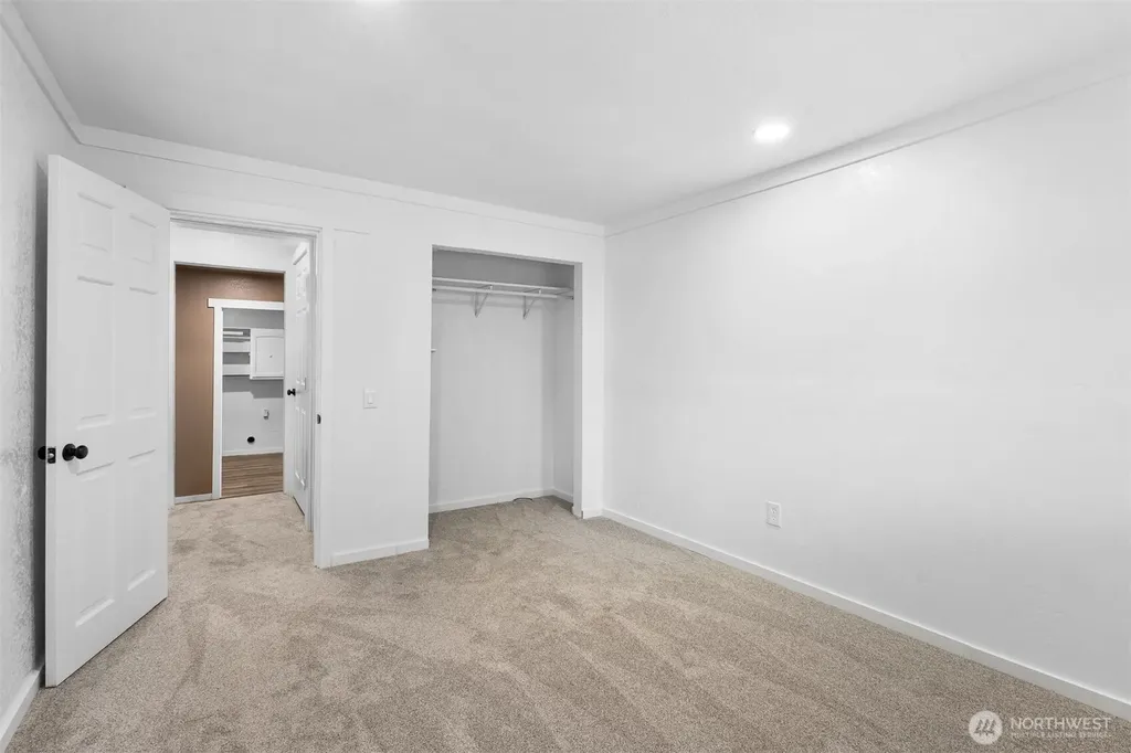 884 Fairmount Avenue Shelton WA 98584