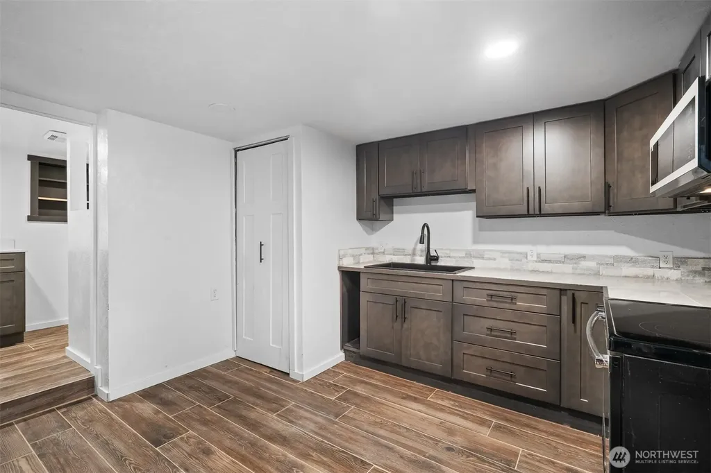 884 Fairmount Avenue Shelton WA 98584