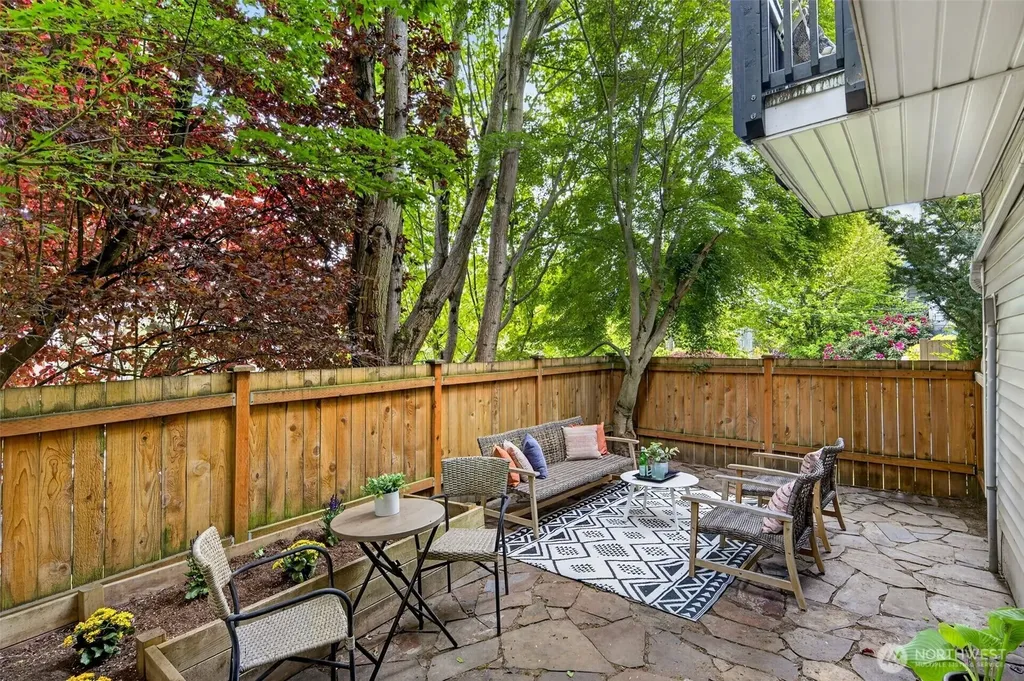 9257 Interlake Avenue N Seattle WA 98103