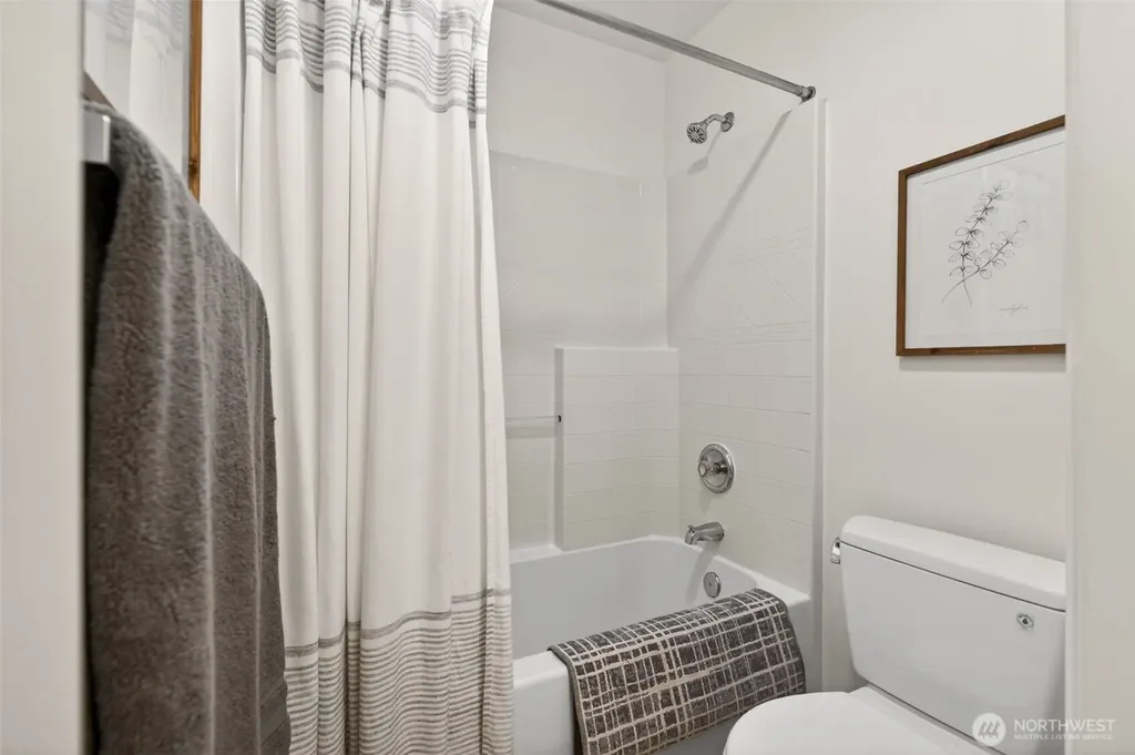 9257 Interlake Avenue N Seattle WA 98103