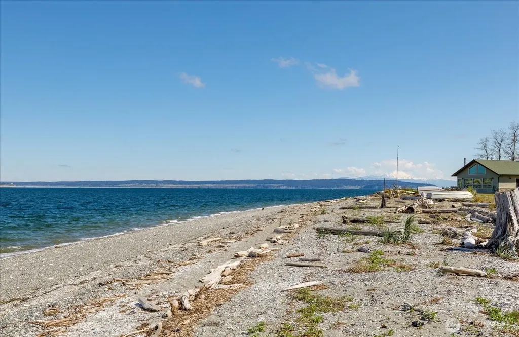301 Snakelum Point Road Coupeville WA 98239