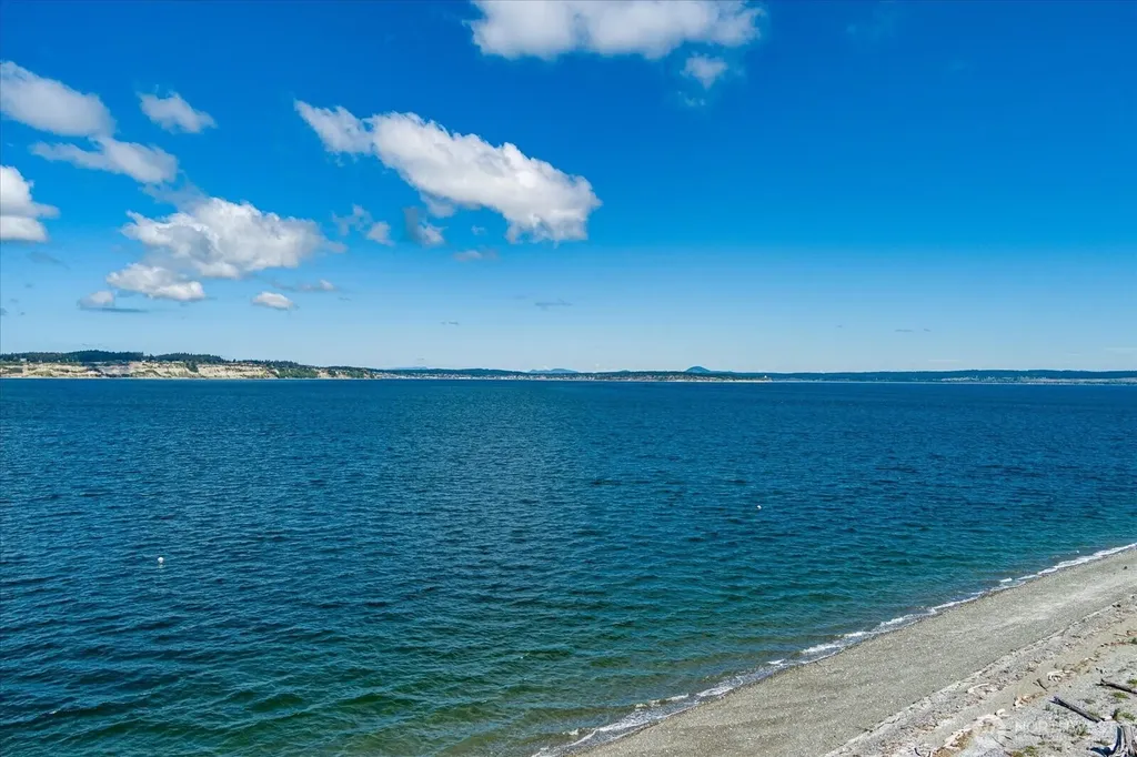 301 Snakelum Point Road Coupeville WA 98239