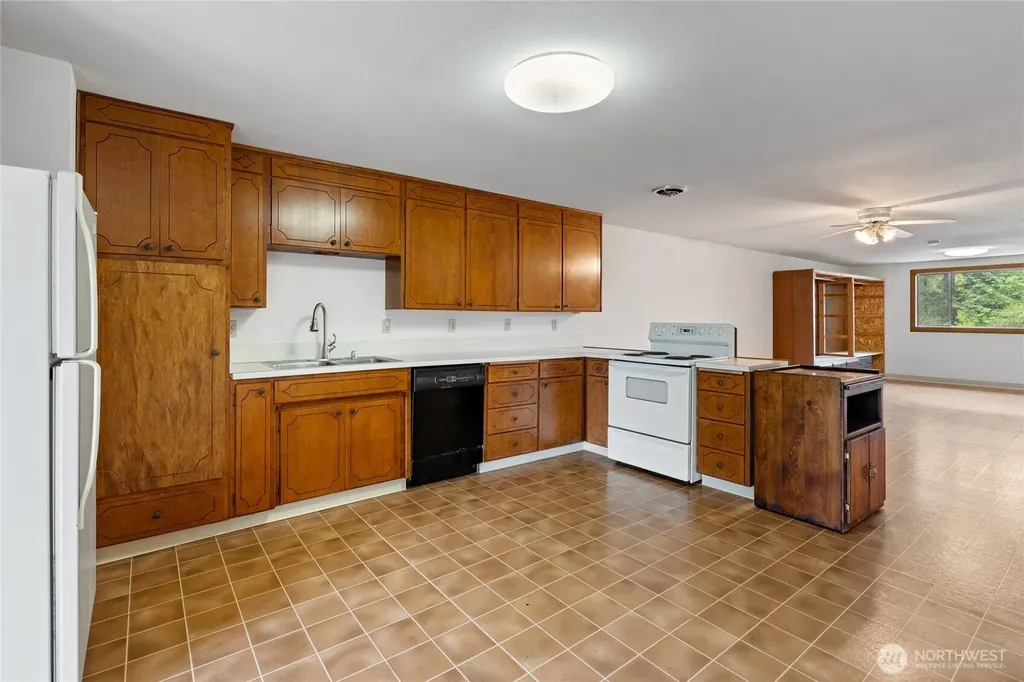 42323 22nd Avenue E Eatonville WA 98328