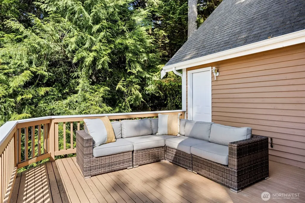 19736 NW Stavis Bay Road Seabeck WA 98380