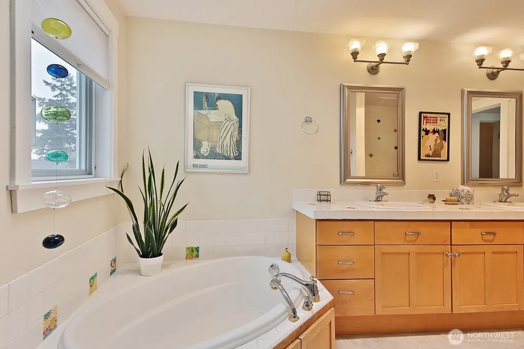 301 Noblecliff Place Langley WA 98260
