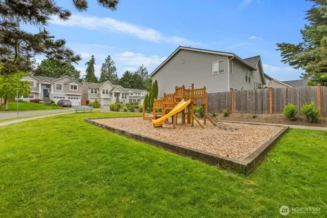 2727 151st Place SW Lynnwood WA 98087