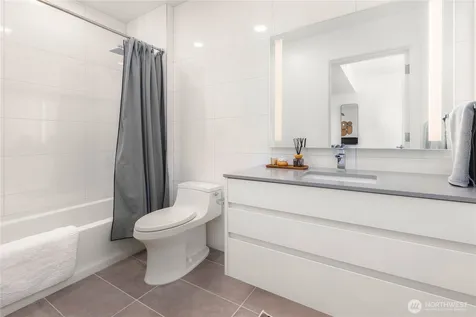 10232 NE 10th Street Bellevue WA 98004