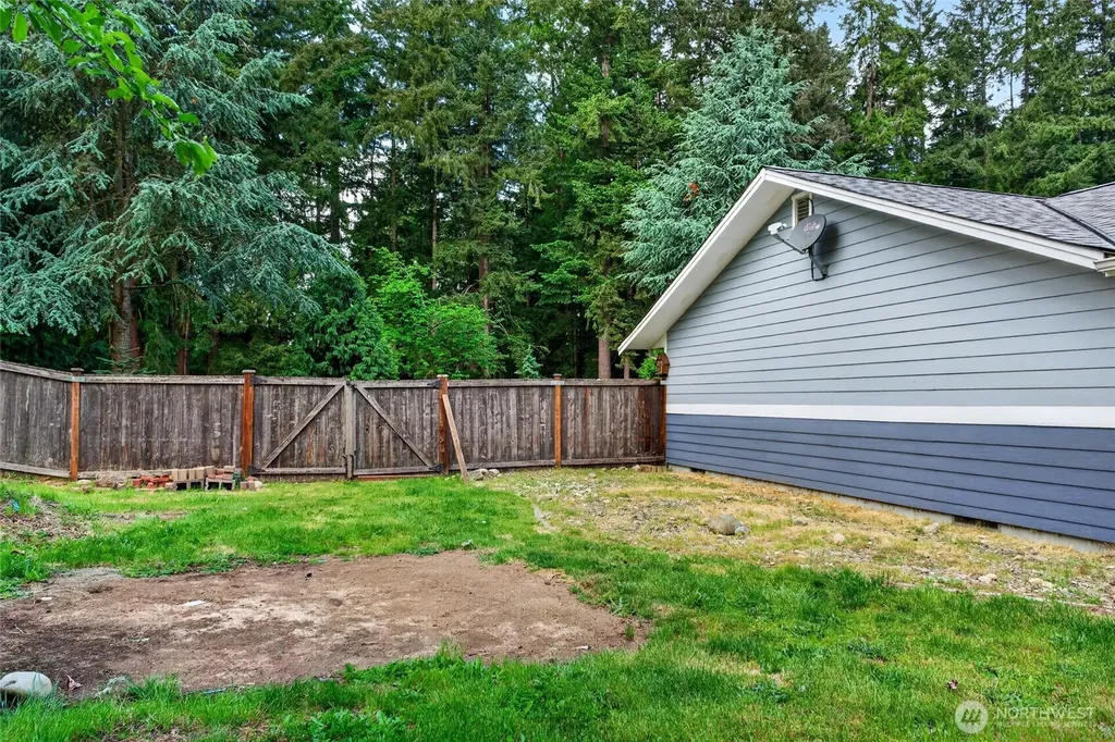 12623 123rd Avenue E Puyallup WA 98374