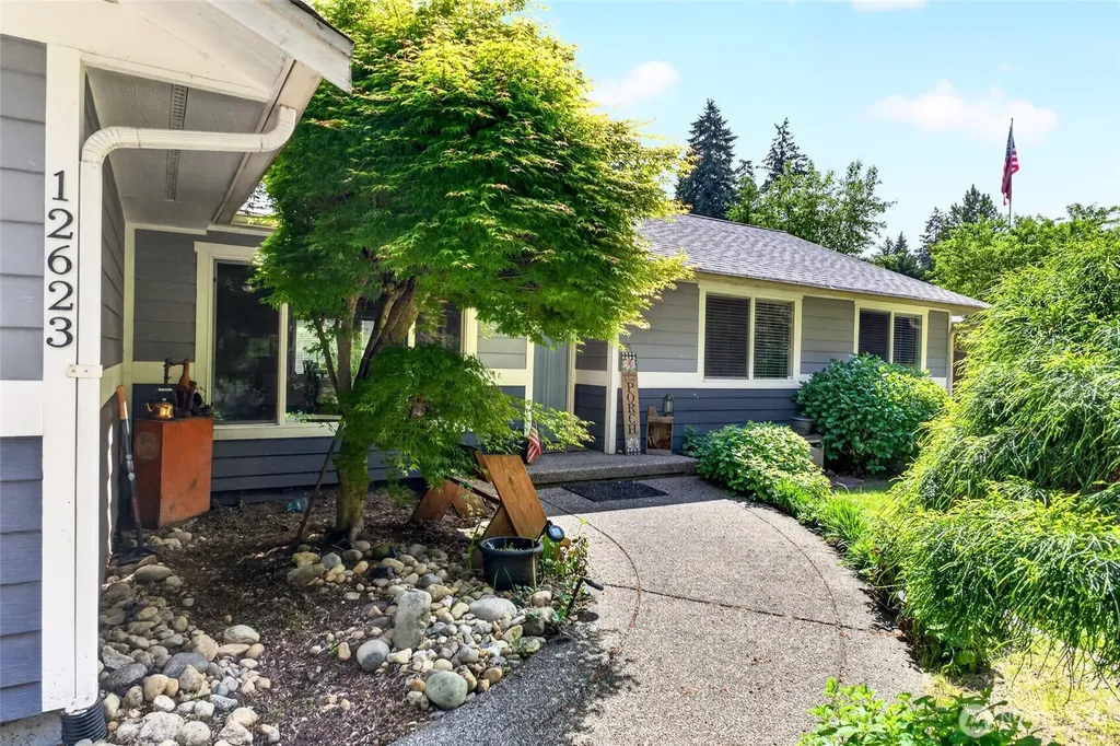 12623 123rd Avenue E Puyallup WA 98374