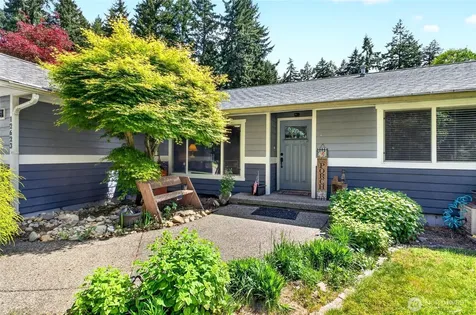 12623 123rd Avenue E Puyallup WA 98374