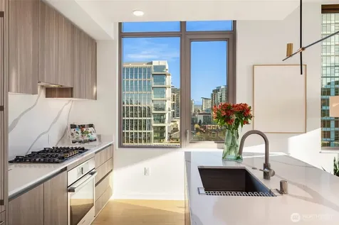 10232 NE 10th Street Bellevue WA 98004