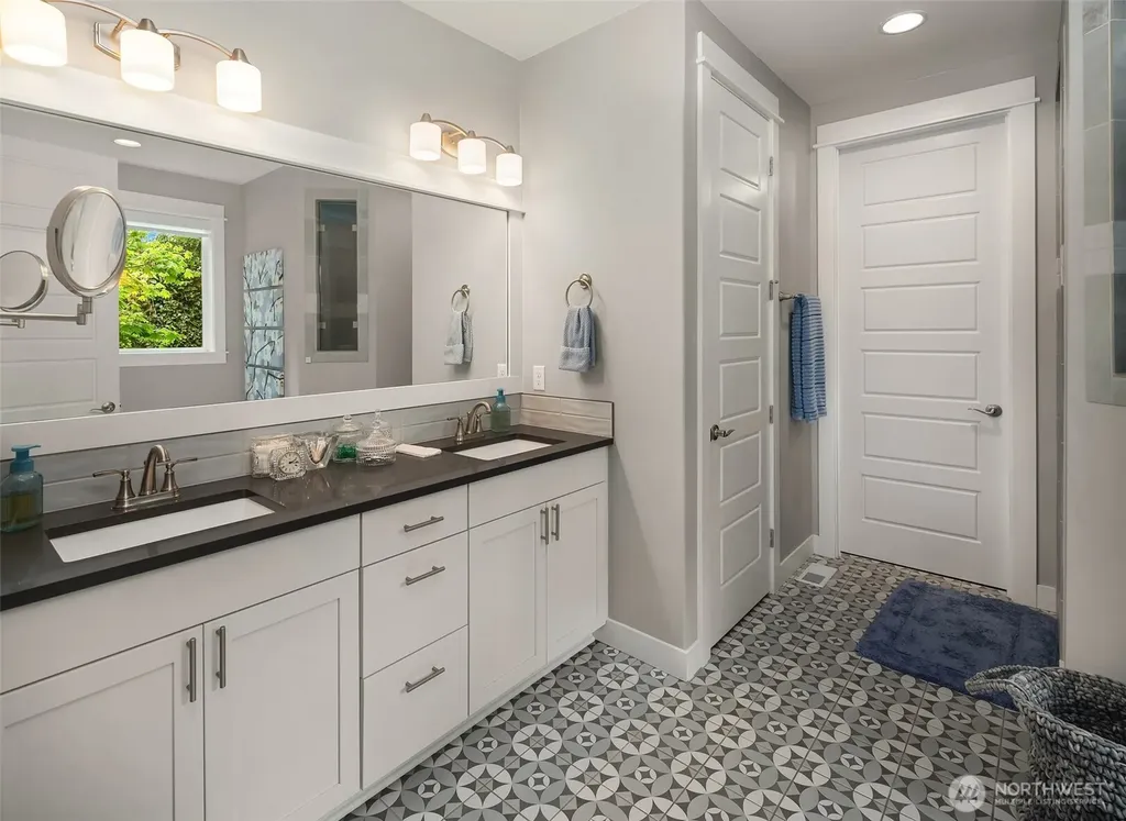13041 56th Avenue S Tukwila WA 98178