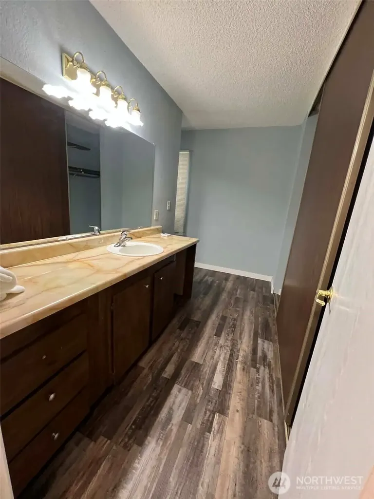 23625 112th Avenue SE Kent WA 98031