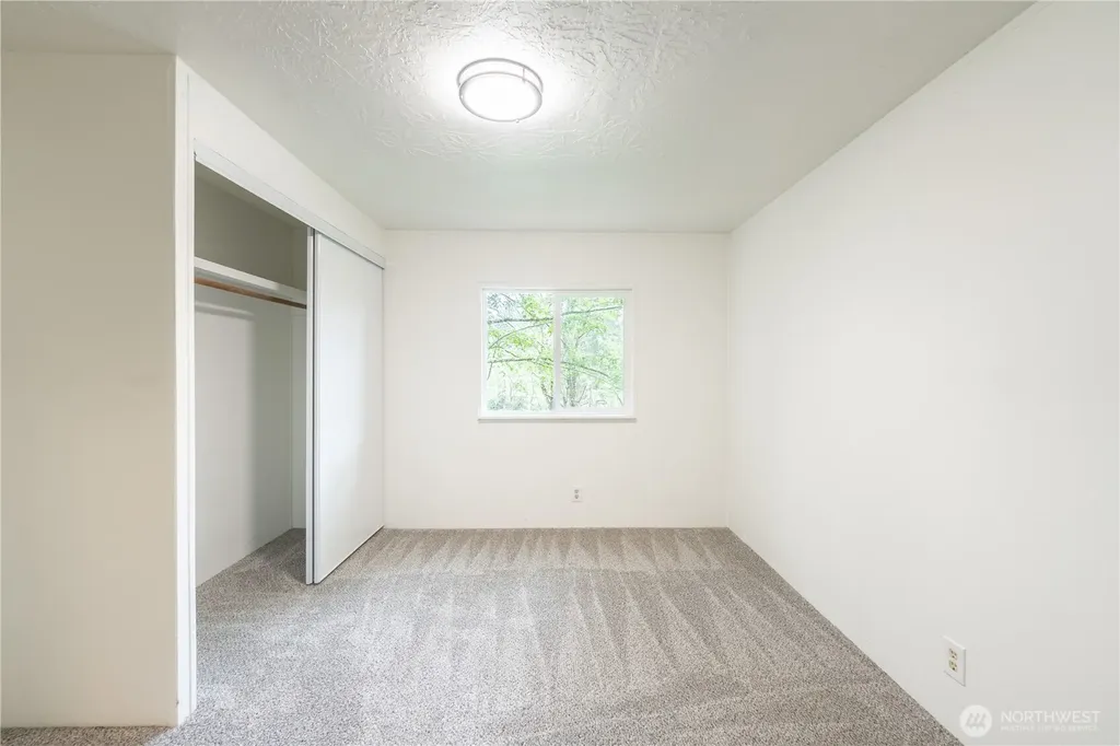 7701 Hardeson Road Everett WA 98203