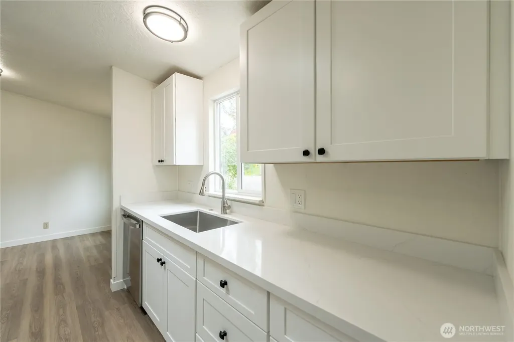 7701 Hardeson Road Everett WA 98203