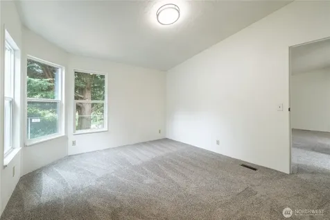 7701 Hardeson Road Everett WA 98203