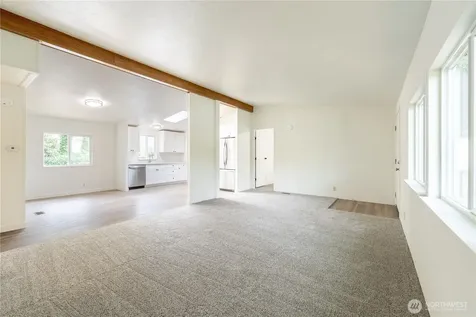 7701 Hardeson Road Everett WA 98203
