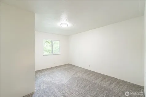 7701 Hardeson Road Everett WA 98203