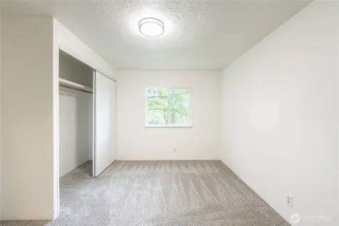 7701 Hardeson Road Everett WA 98203