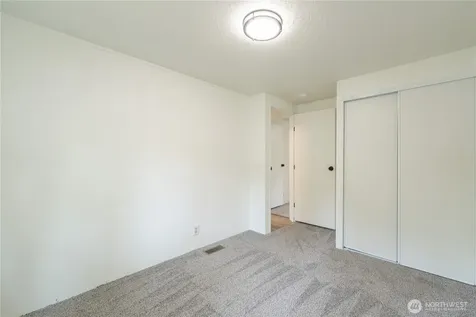 7701 Hardeson Road Everett WA 98203