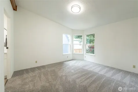 7701 Hardeson Road Everett WA 98203