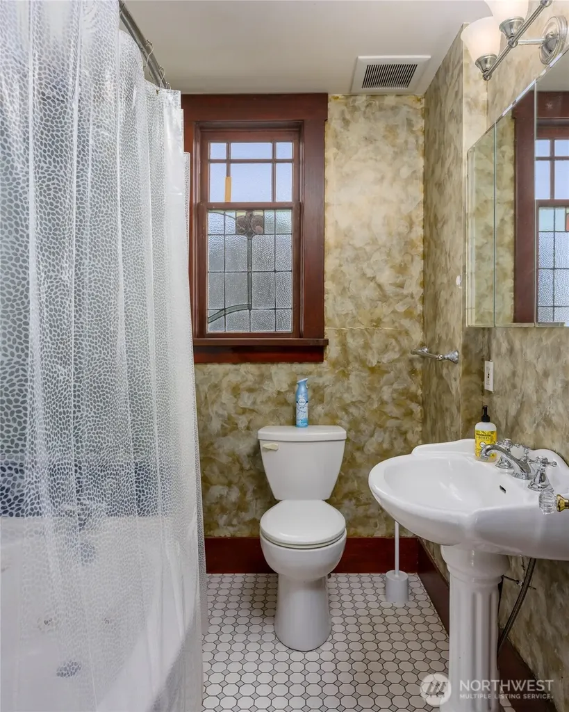 5625 Fisherman Bay Lopez Island WA 98261