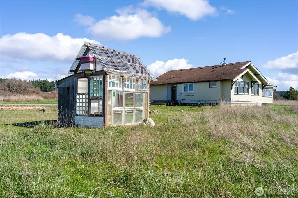 5625 Fisherman Bay Lopez Island WA 98261