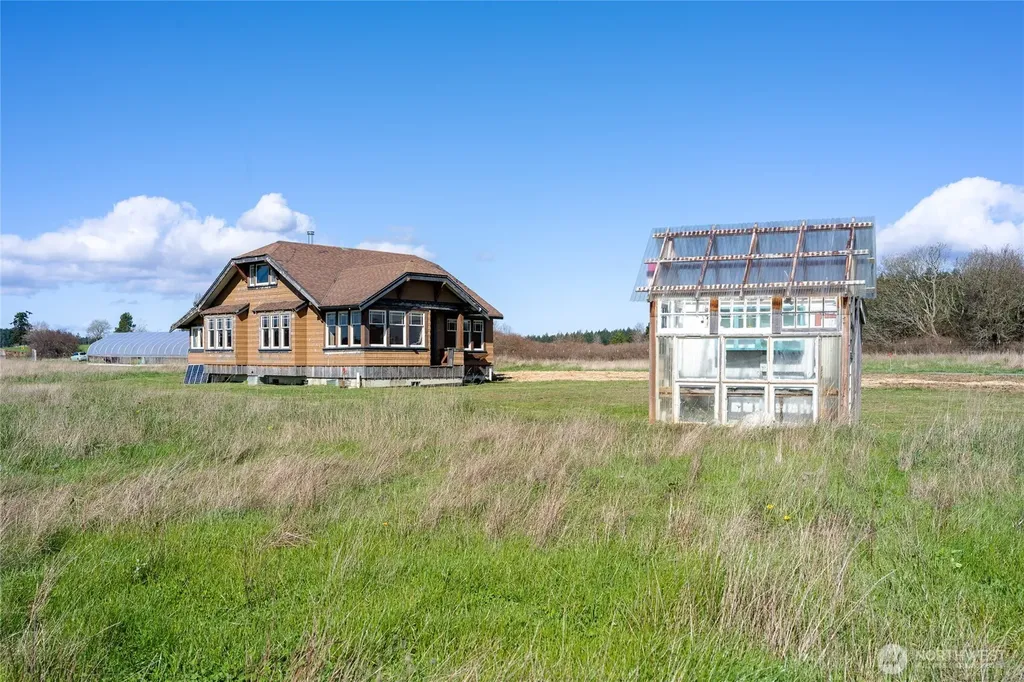 5625 Fisherman Bay Lopez Island WA 98261