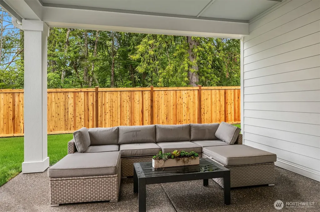 33954 Buckeye Avenue SE Black Diamond WA 98010
