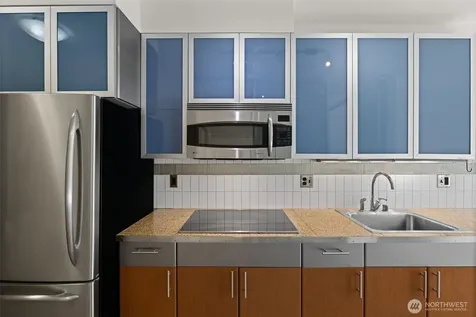 3104 Western Avenue Seattle WA 98121