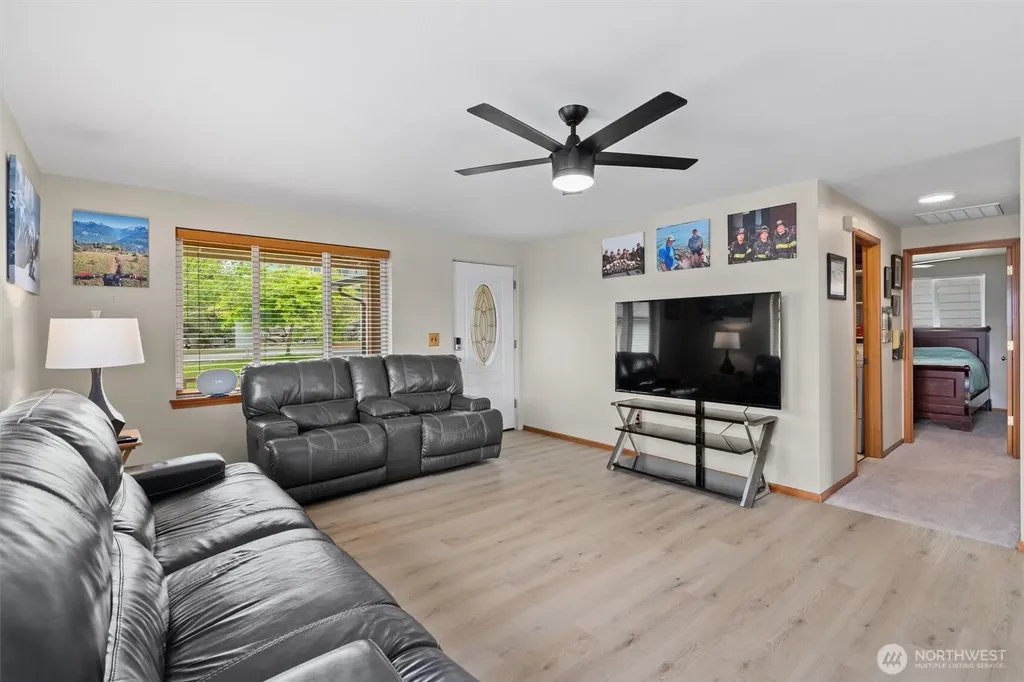 1305 Cascadia Drive Sedro Woolley WA 98284