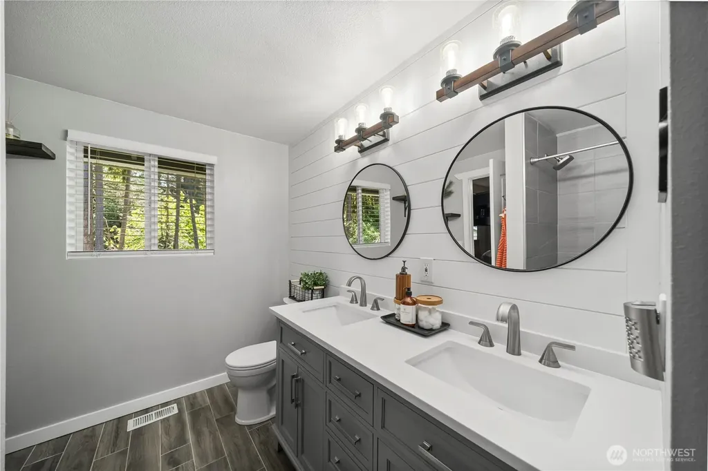 19101 58th Street E Lake Tapps WA 98391